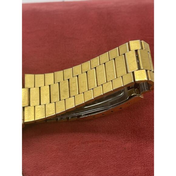 VTG 1980s SEIKO A639-5009 LCD CHRONOGRAPH WATCH GOLD TONE Dead Battery - Picture 5 of 16